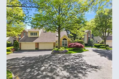 31 Willow Ridge Drive, Smithtown, NY 11787 - Photo 2