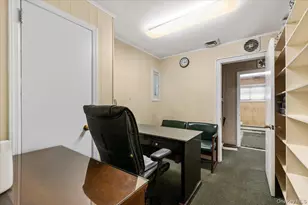 57 Meeting Ln, Hicksville, NY 11801 - Photo 32