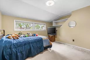 57 Meeting Ln, Hicksville, NY 11801 - Photo 26