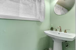 57 Meeting Ln, Hicksville, NY 11801 - Photo 30