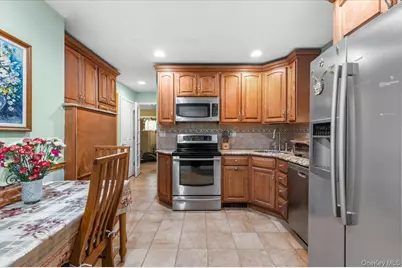 57 Meeting Lane, Hicksville, NY 11801 - Photo 4