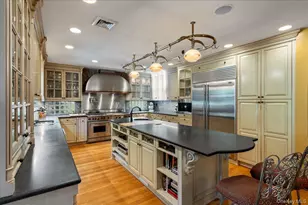 79 Aldershot Ln, Manhasset, NY 11030 - Photo 10