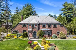 79 Aldershot Ln, Manhasset, NY 11030 - Photo 2