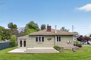 21 Stonecrest Dr, New Windsor, NY 12553 - Photo 2