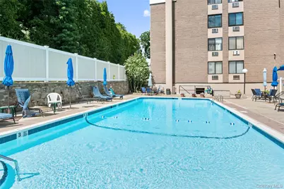 130 Colonial Parkway #4D, Yonkers, NY 10710 - Photo 4