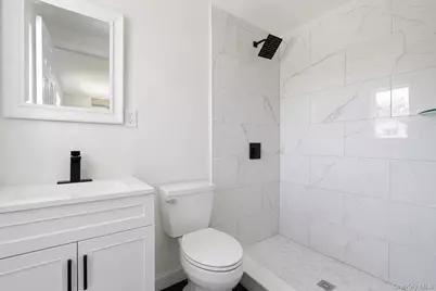 125 Missouri Avenue, Bay Shore, NY 11706 - Photo 14