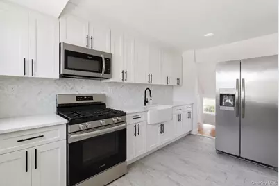 125 Missouri Avenue, Bay Shore, NY 11706 - Photo 4