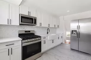 125 Missouri Ave, Bay Shore, NY 11706 - Photo 4