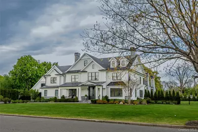 5 Dupont Court, Dix Hills, NY 11746 - Photo 2