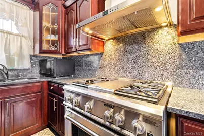 430 Turneur Avenue, Bronx, NY 10473 - Photo 10