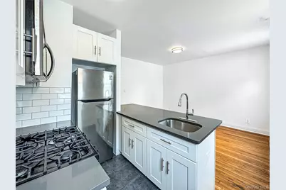 811 Courtlandt Avenue, Bronx, NY 10451 - Photo 30