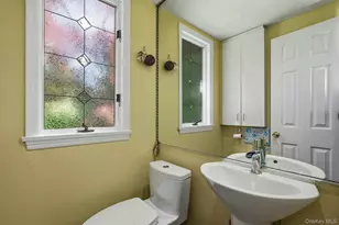 2 Ashley Pl, Glen Head, NY 11545 - Photo 10