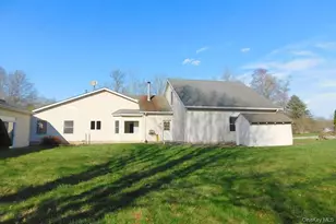 1036 Benjamin Vankeuren Dr, Pine Bush, NY 12566 - Photo 2