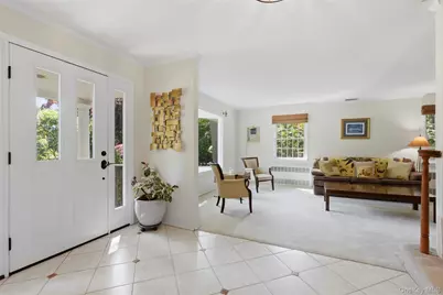 23 Woodhull Road, East Setauket, NY 11733 - Photo 4