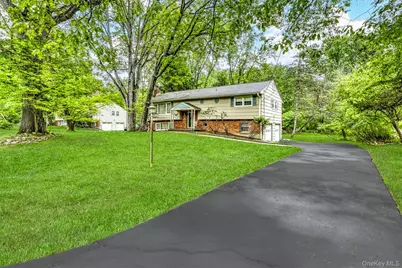 32 Charlotte Drive, Spring Valley, NY 10977 - Photo 2