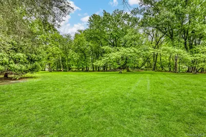 32 Charlotte Drive, Spring Valley, NY 10977 - Photo 4