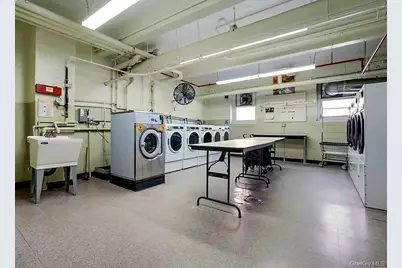88-25 155th Ave #3M, Howard Beach, NY 11414 - Photo 12