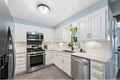 2197 Pine Street, Wantagh, NY 11793 - Photo 18