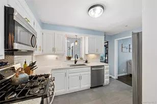 2197 Pine St, Wantagh, NY 11793 - Photo 20