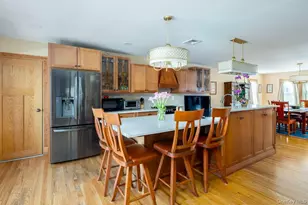 100 Byron Rd, Merrick, NY 11566 - Photo 8