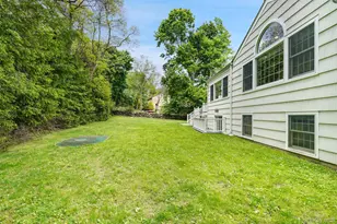 31 Burns Pl, Briarcliff Manor, NY 10510 - Photo 30