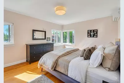 6210 Boelsen Crescent, Rego Park, NY 11374 - Photo 14