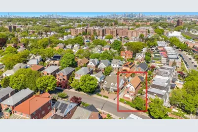 6210 Boelsen Crescent, Rego Park, NY 11374 - Photo 4