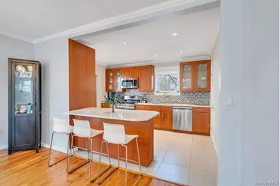 6210 Boelsen Crescent, Rego Park, NY 11374 - Photo 10