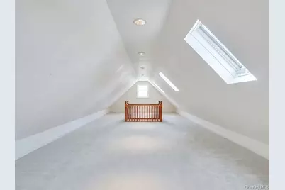6210 Boelsen Crescent, Rego Park, NY 11374 - Photo 22