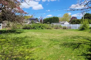 5 Thorpe Ln, East Islip, NY 11730 - Photo 4