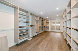 22 Olive St, Great Neck, NY 11020 - Photo 14