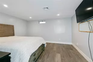 22 Olive St, Great Neck, NY 11020 - Photo 18