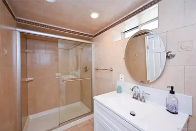 64-50 Utopia Parkway, Fresh Meadows, NY 11365 - Photo 14