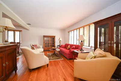 64-50 Utopia Parkway, Fresh Meadows, NY 11365 - Photo 4