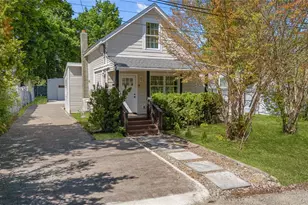37 Hoffman Dr, Kings Park, NY 11754 - Photo 2