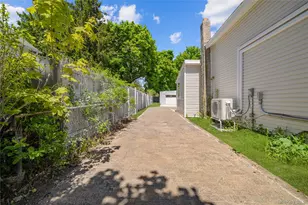 37 Hoffman Dr, Kings Park, NY 11754 - Photo 24