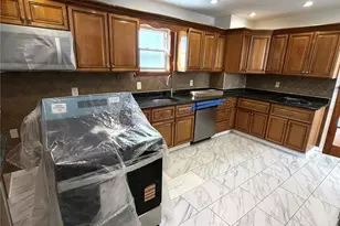 90-10 214th St, Queens Village, NY 11428 - Photo 20