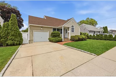 249 N 6th Street, Bethpage, NY 11714 - Photo 2