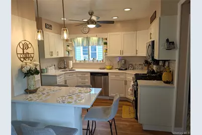 84 Woodlawn Avenue, Valley Stream, NY 11581 - Photo 16