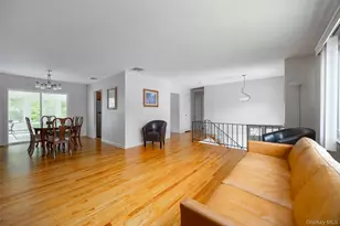 51 Carriage Hill Ln, Poughkeepsie, NY 12603 - Photo 4