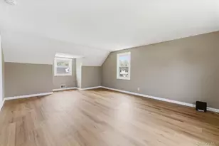 34 Park Cir W, New Hyde Park, NY 11040 - Photo 24