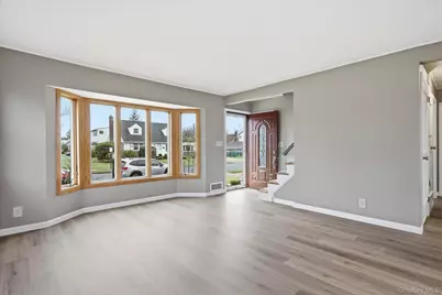 34 Park Circle W, New Hyde Park, NY 11040 - Photo 10