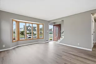 34 Park Cir W, New Hyde Park, NY 11040 - Photo 10