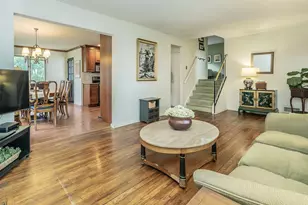 43 Plymouth Rd, Port Washington, NY 11050 - Photo 2