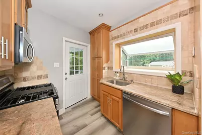 221 Lakeview Drive, Ridgewood, NJ 07450 - Photo 6
