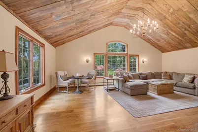 3 Carriage Court, Dix Hills, NY 11746 - Photo 12