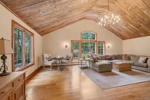 3 Carriage Ct, Dix Hills, NY 11746 - Photo 12
