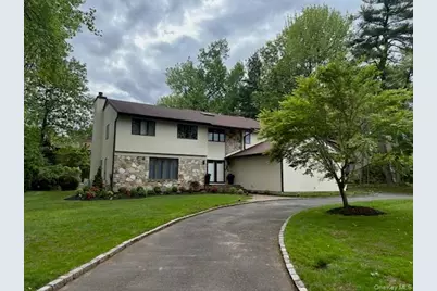 8 Bolton Drive, Manhasset, NY 11030 - Photo 1