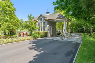 8 Bolton Dr, Manhasset, NY 11030 - Photo 24