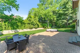 8 Bolton Dr, Manhasset, NY 11030 - Photo 18